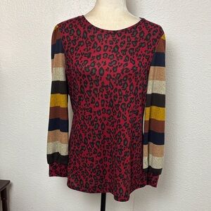 452 Sunshine &Rodeos Leopard Print Women's Top with Striped Sleeves. SzM